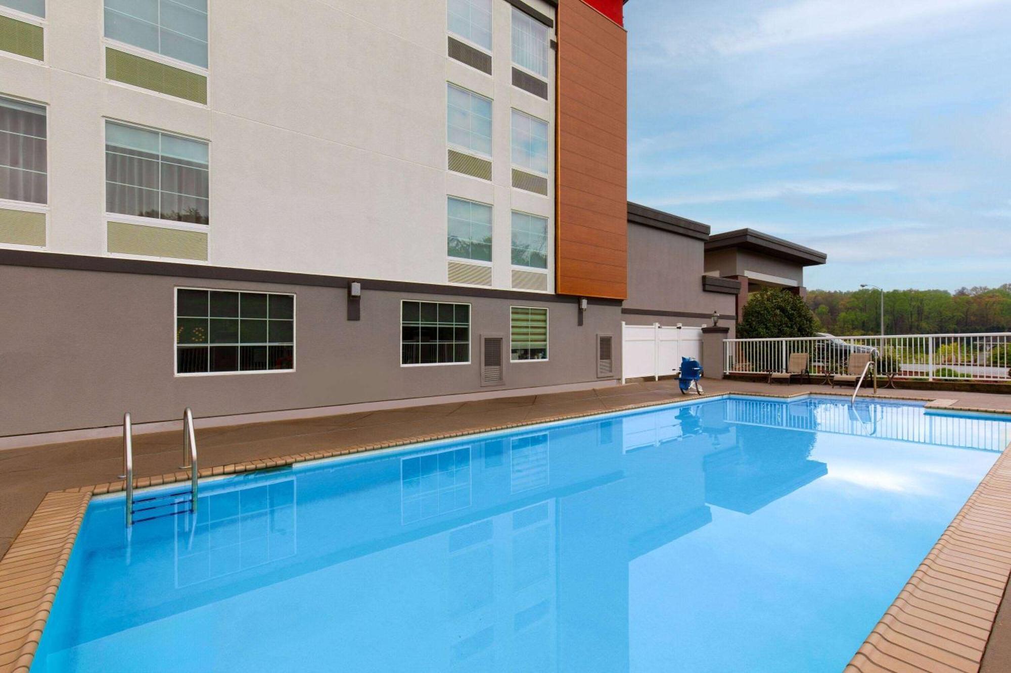 La Quinta By Wyndham Knoxville Central Papermill Exterior photo