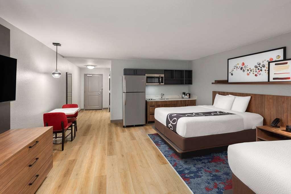 La Quinta By Wyndham Knoxville Central Papermill Room photo